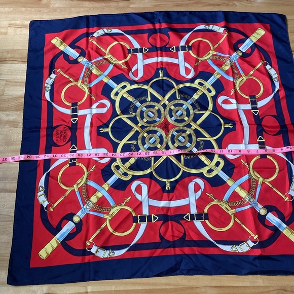 Hermes Eperon D'Or forever scarf approx 35”x35” silk, hand stitched rolled edges - Picture 10 of 16